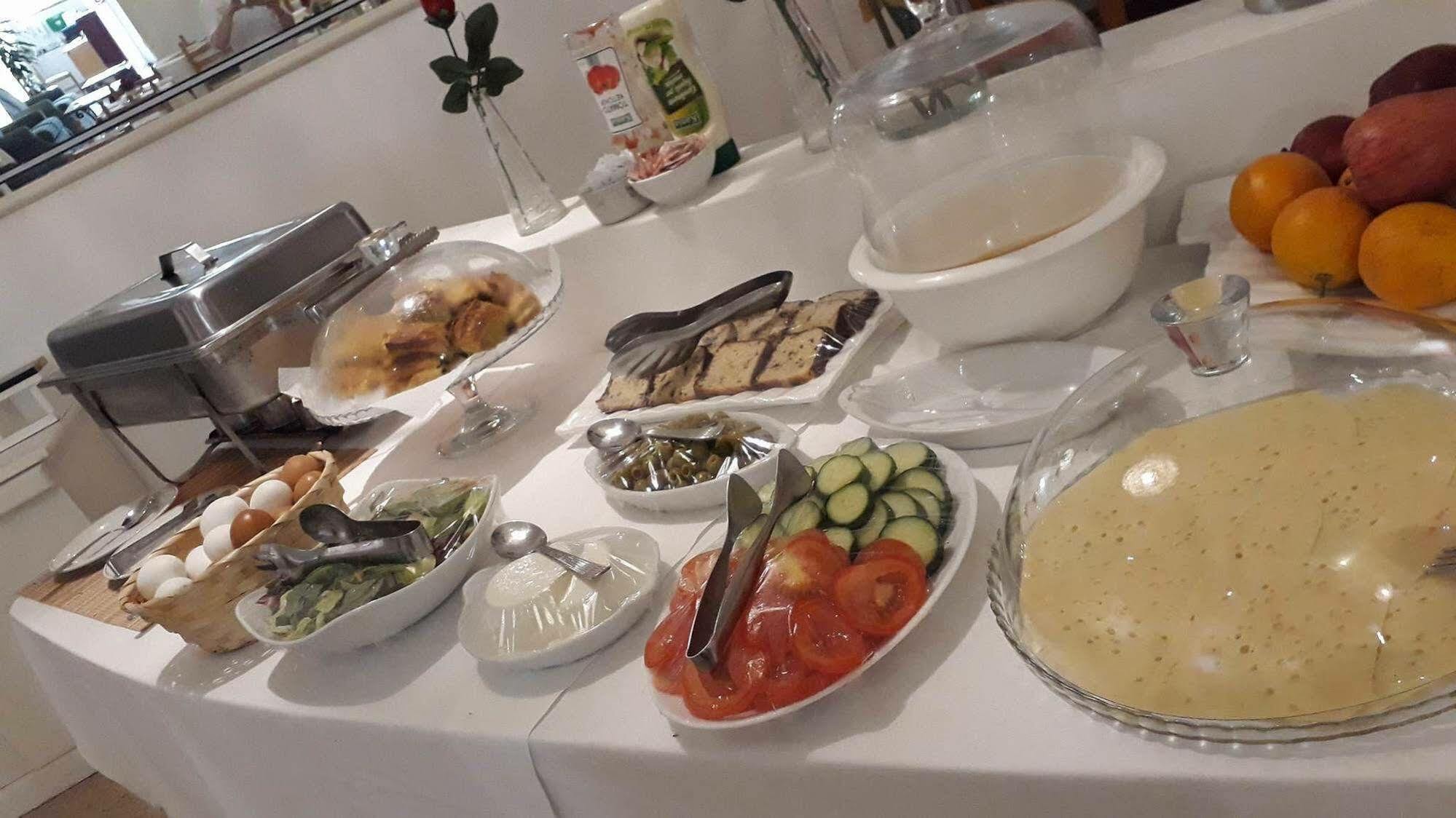 Sunstone Boutique Guest House Buġibba Eksteriør billede