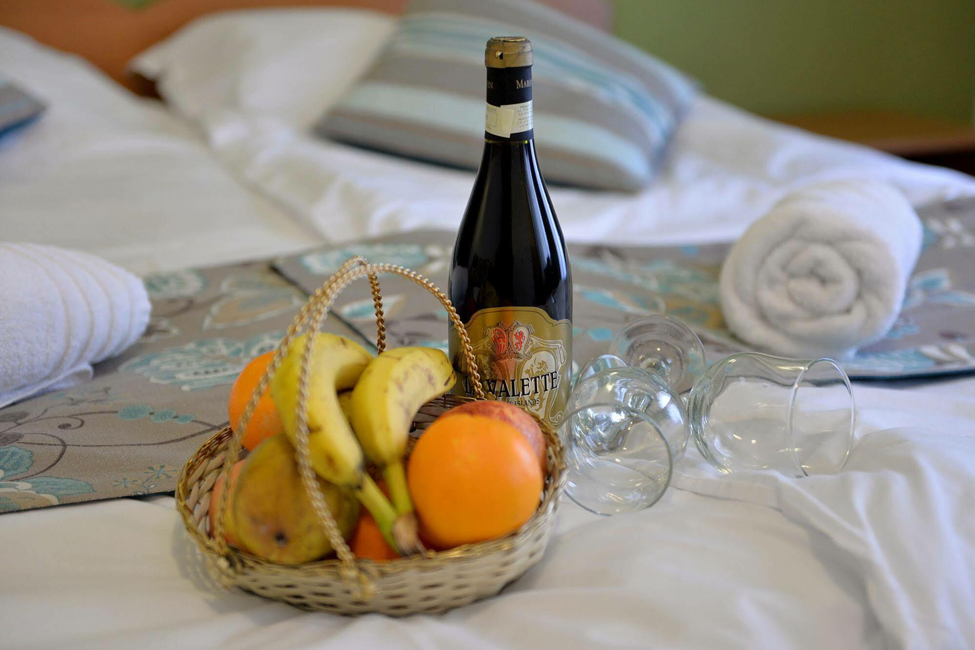 Sunstone Boutique Guest House Buġibba Eksteriør billede